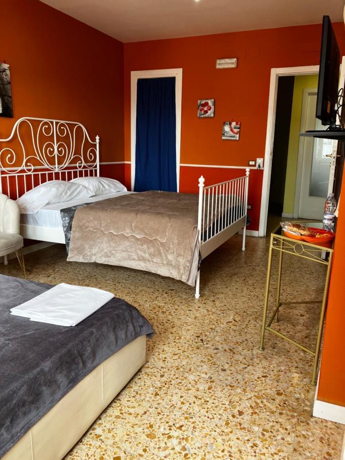 B&B Centralstationhouse Napoli Dış mekan fotoğraf